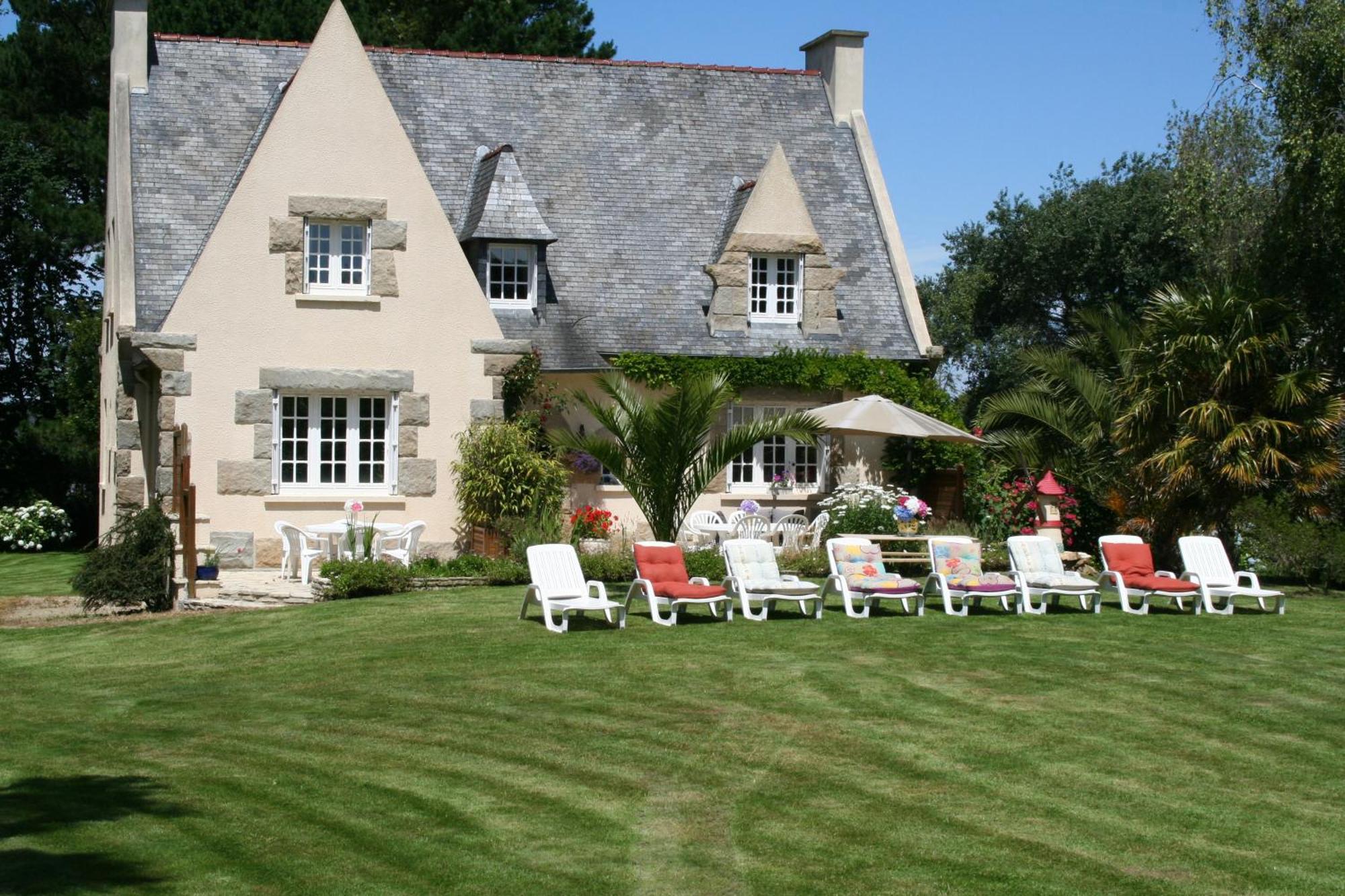 Chez Renee Et Raynal B&B Plounévez-Lochrist Exterior foto